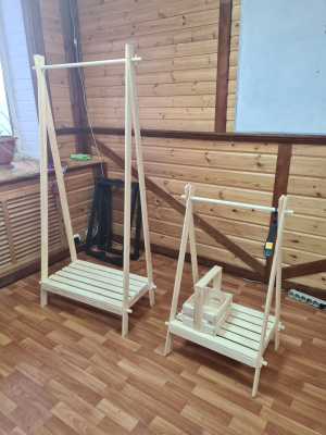 Продаем вешалка монтессори напольная детская с обувницей (хвоя) 400х500х1000 в Ижевске по доступным ценам.
